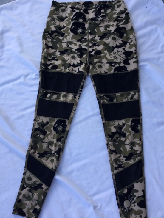 Women’s Leggings, set of 3, 2 Pop Fit, 1 LSU, Large - Picture 11 of 15